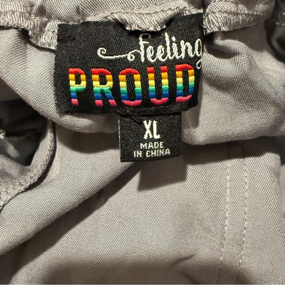 NWT Gray Pride Shorts with Rainbow Accents Size XL - Picture 4 of 5